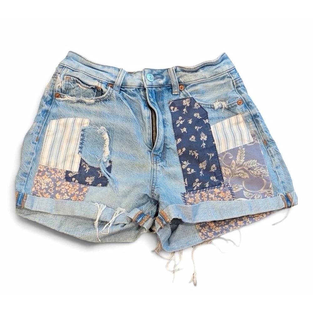 American Eagle Patchwork Denim Shorts Women's 2 Light Wash Distressed Cuffed